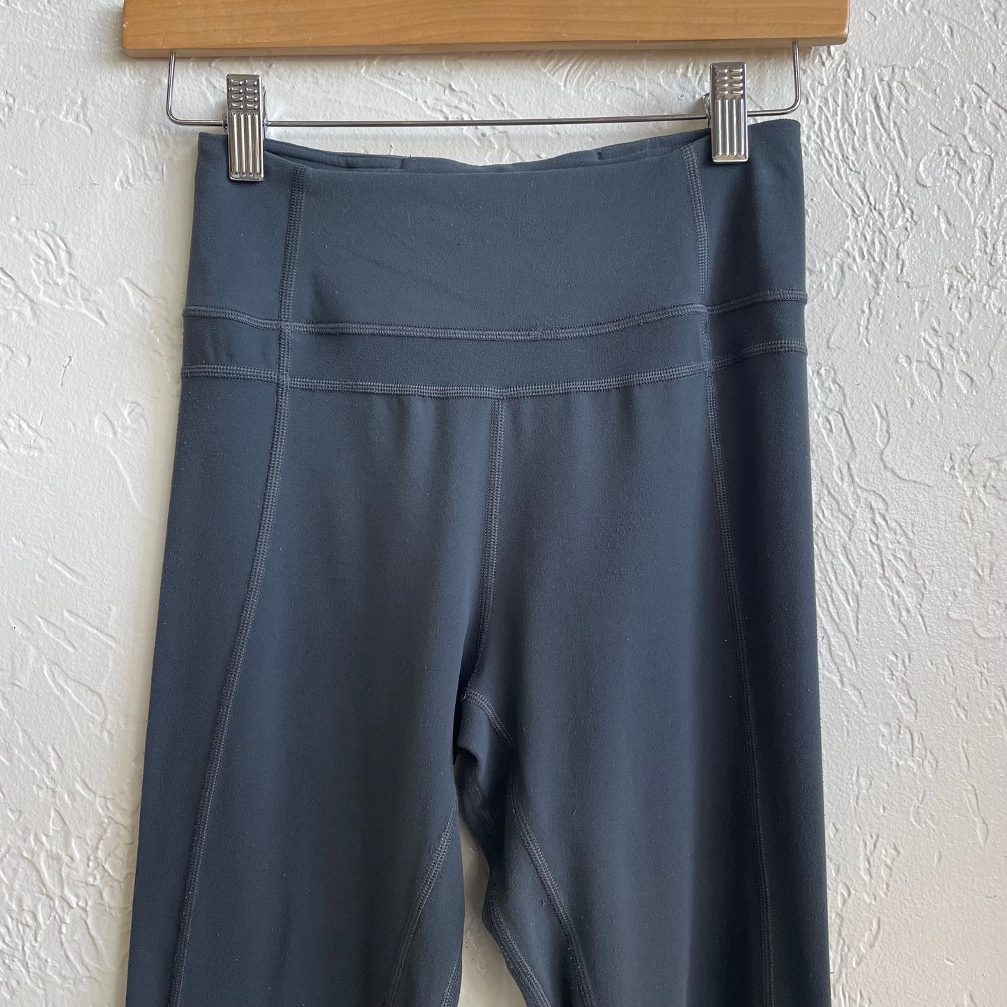 Lululemon Mid Rise Capri Leggings Graphite Grey | Small