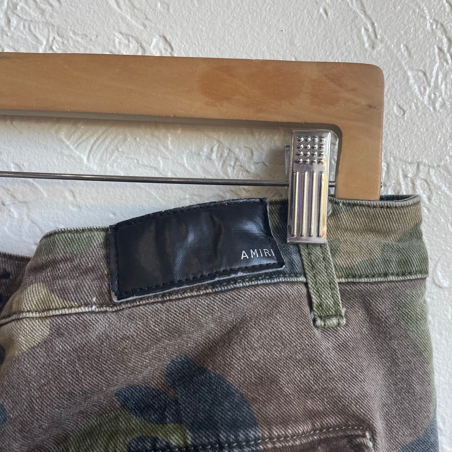 Amiri Camo Distress Cargo Jeans | Men's 36 x 29