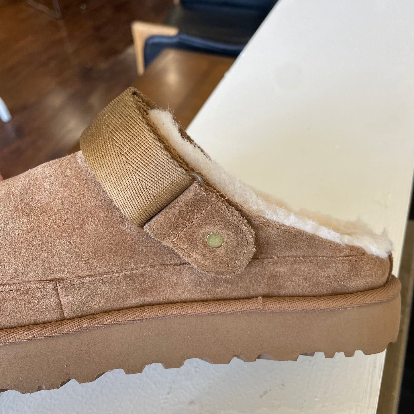 UGG Goldenstar Clog | Size 5.5