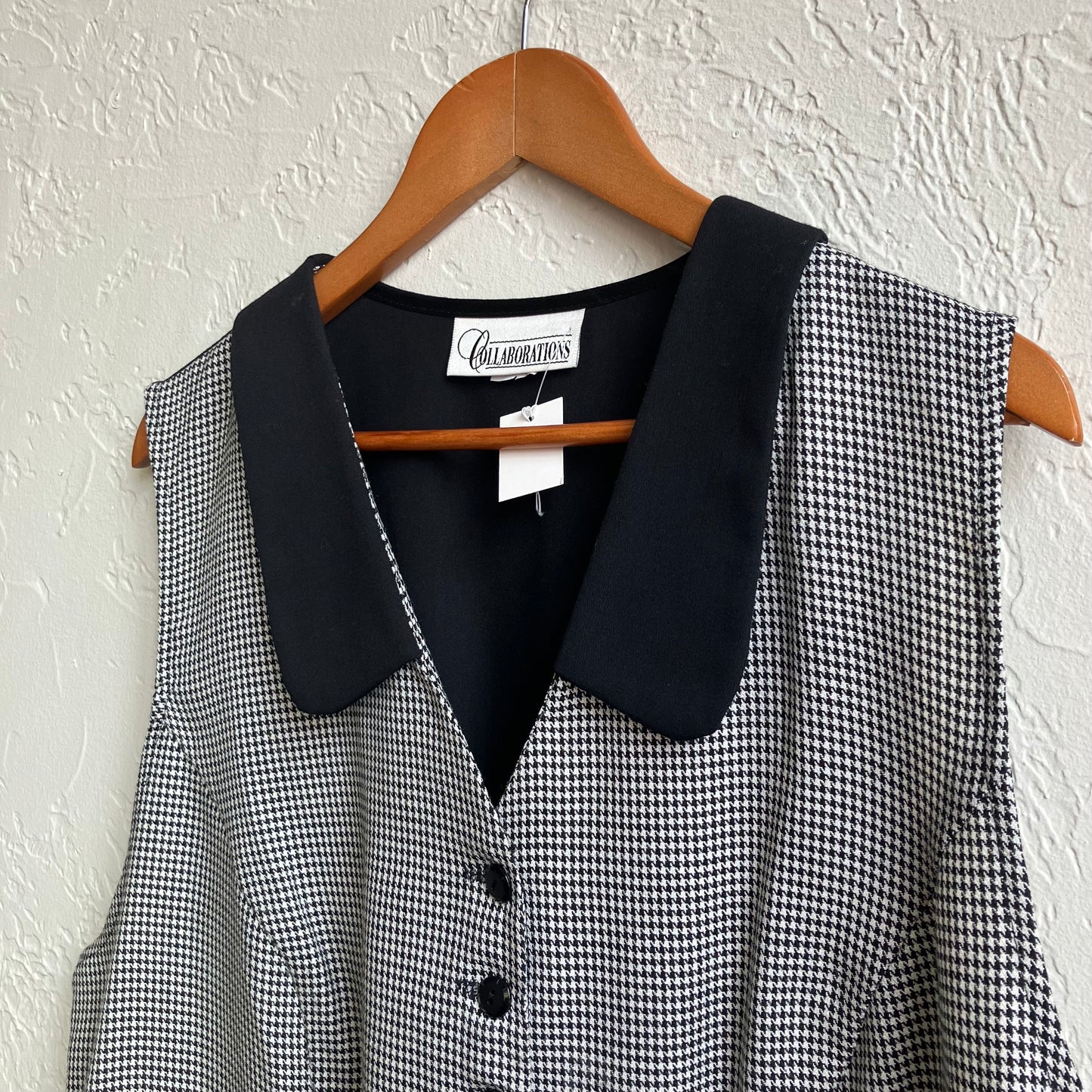 90s Plaid Black/White Vest Large