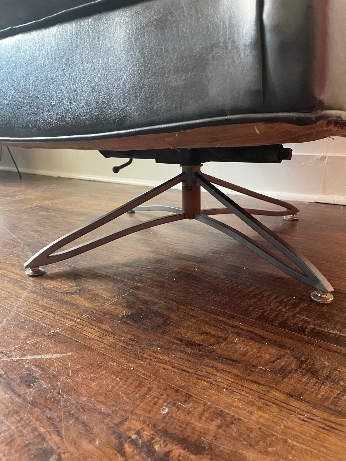 Kroehler MCM Swivel Lounge Chair