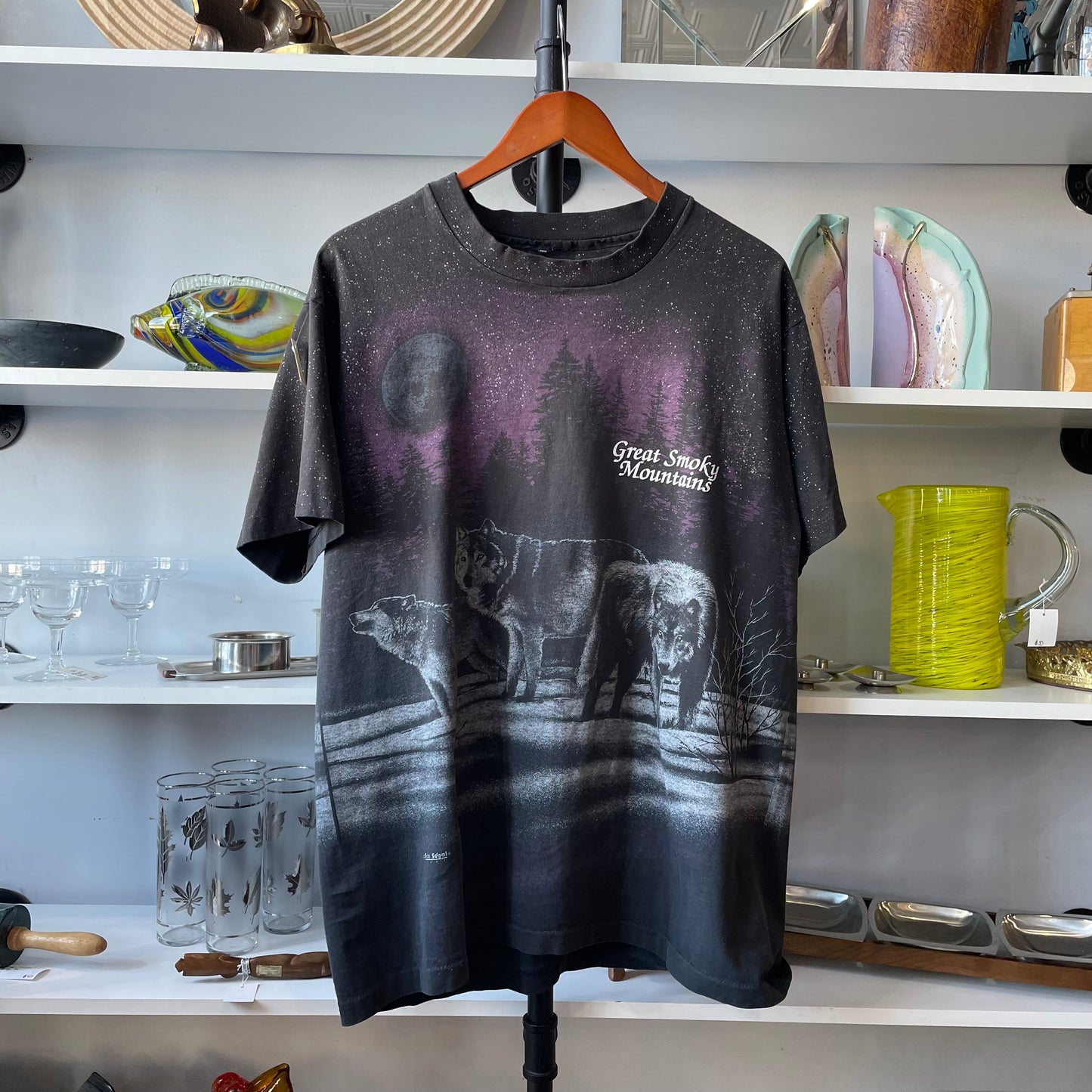 Vintage "Great Smoky Mountains" Wolf Moon All Over Print T-Shirt | L
