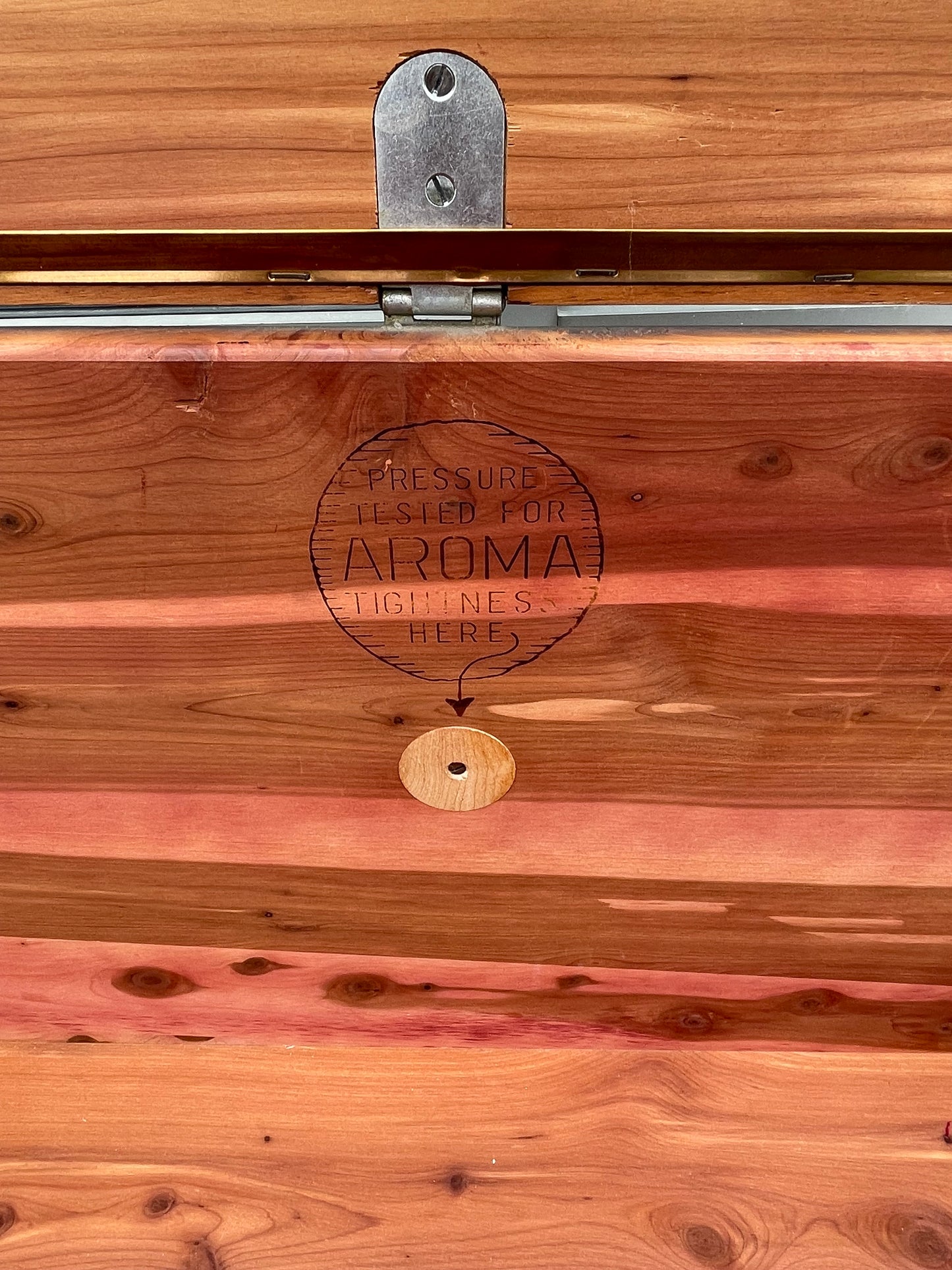 Vintage Lane Mahogany Cedar Chest