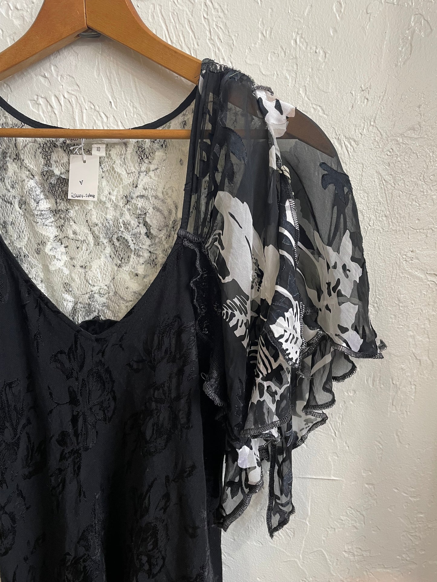 Y2K Ruffle Lace Top | Medium