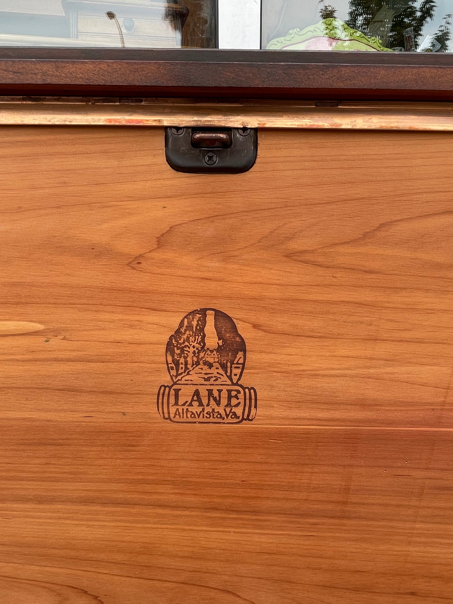 Vintage Lane Mahogany Cedar Chest