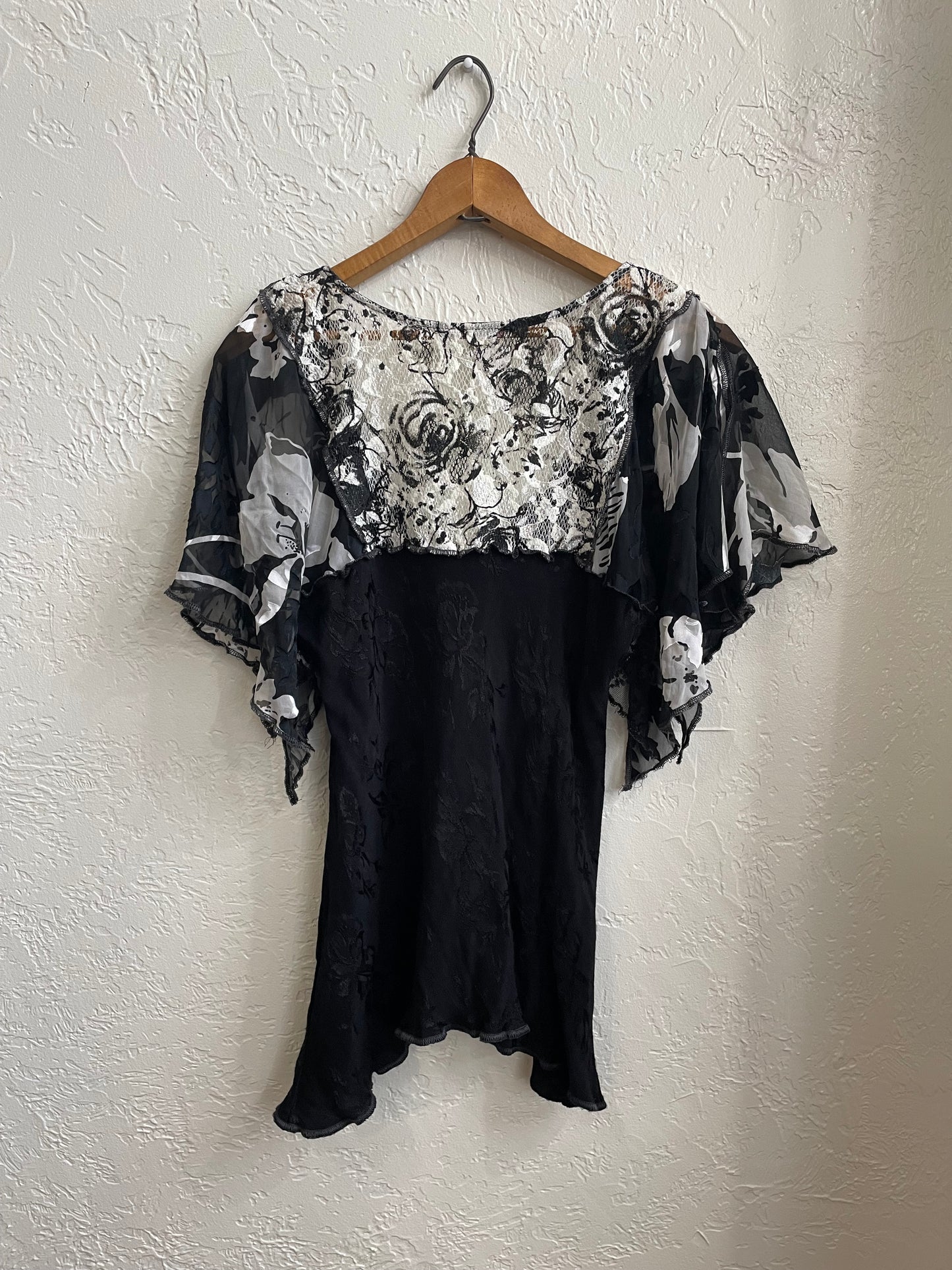 Y2K Ruffle Lace Top | Medium