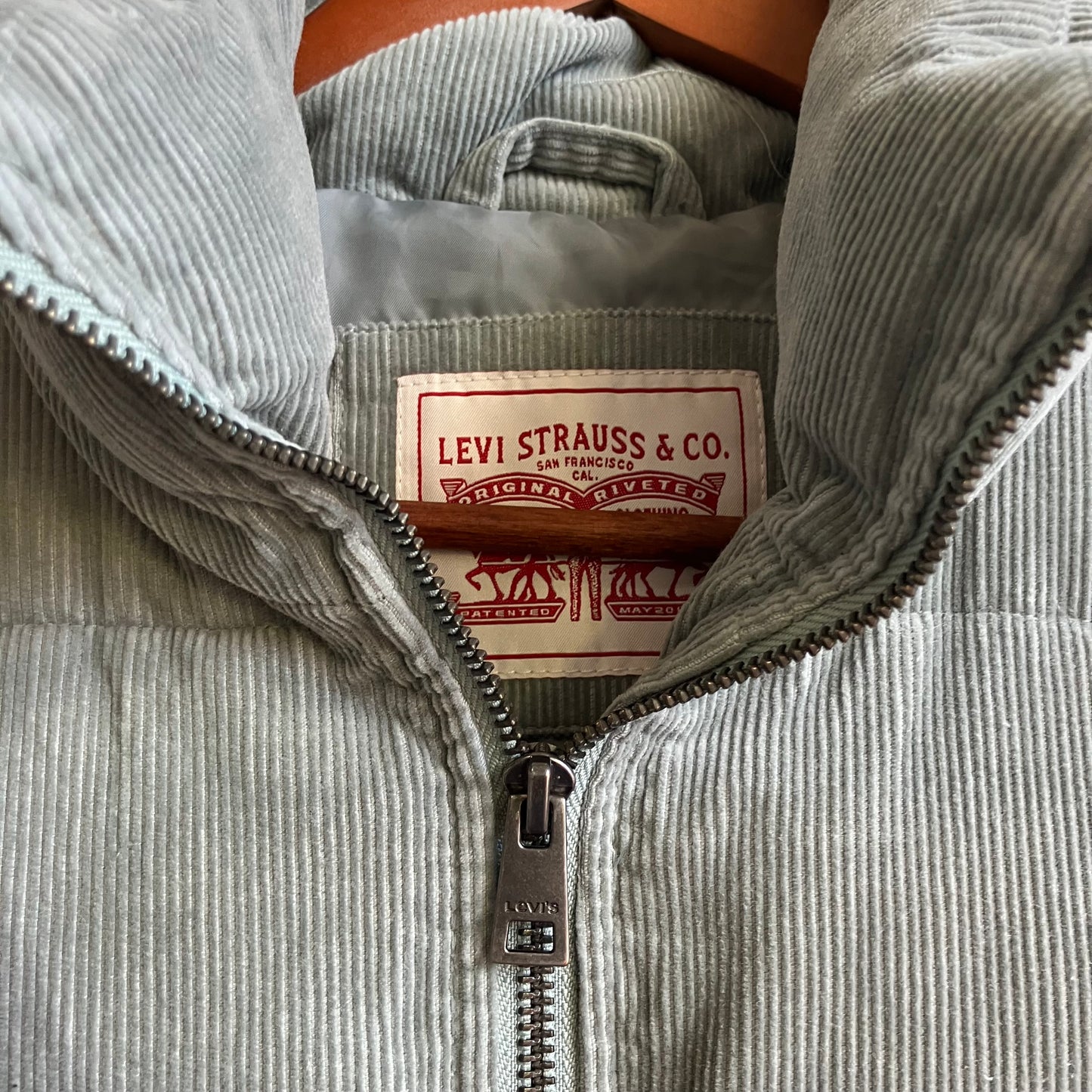 Levi’s Mint Green Corduroy Puffer Jacket Small