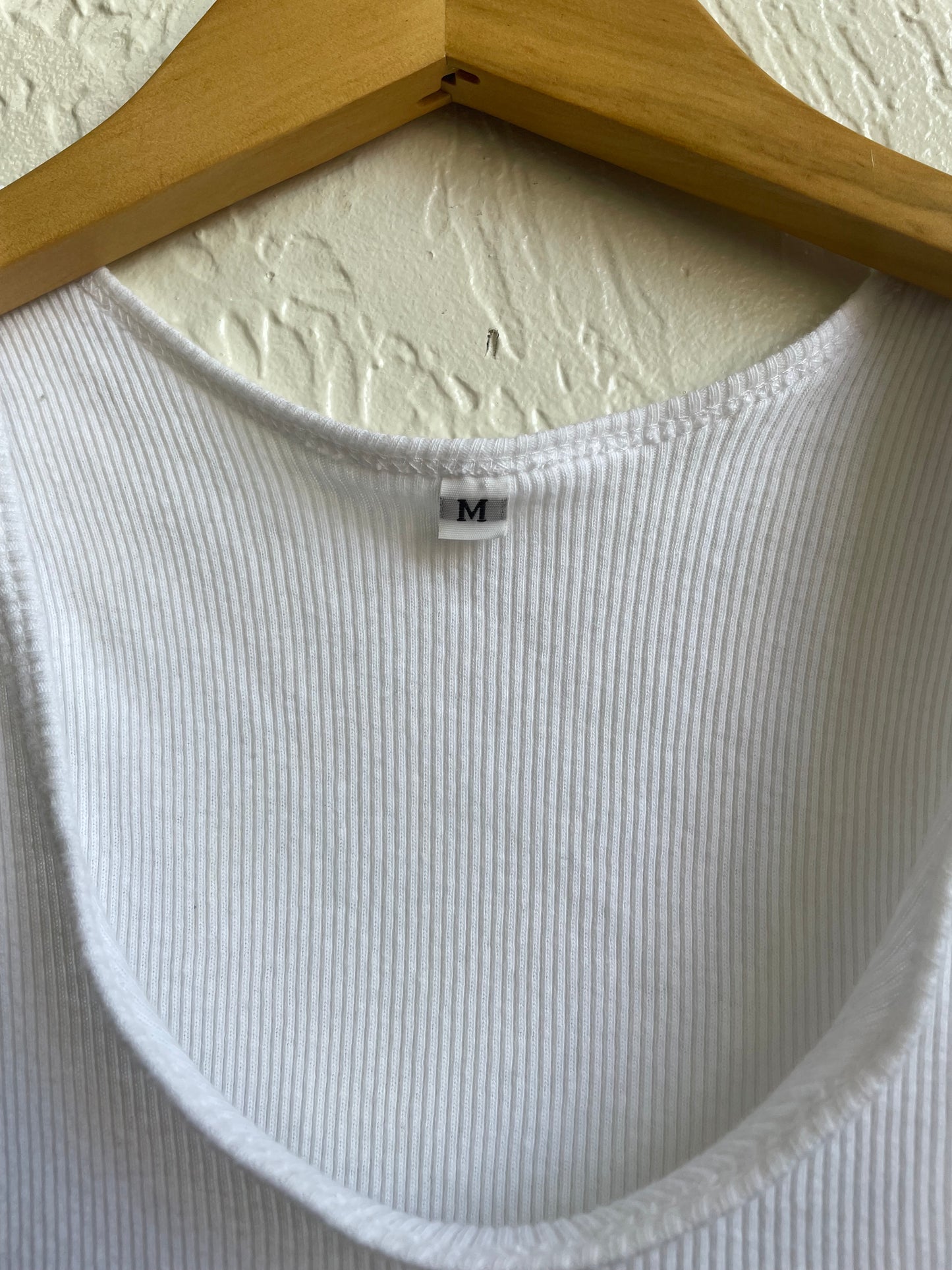 Hooters White Tank Top Size | Medium/Small