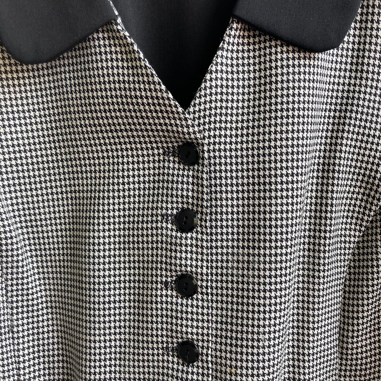 90s Plaid Black/White Vest Large