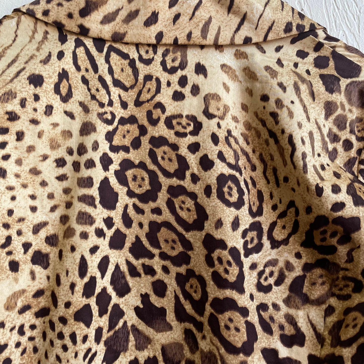 Vintage Cheetah Print V-Neck Shirt | Large