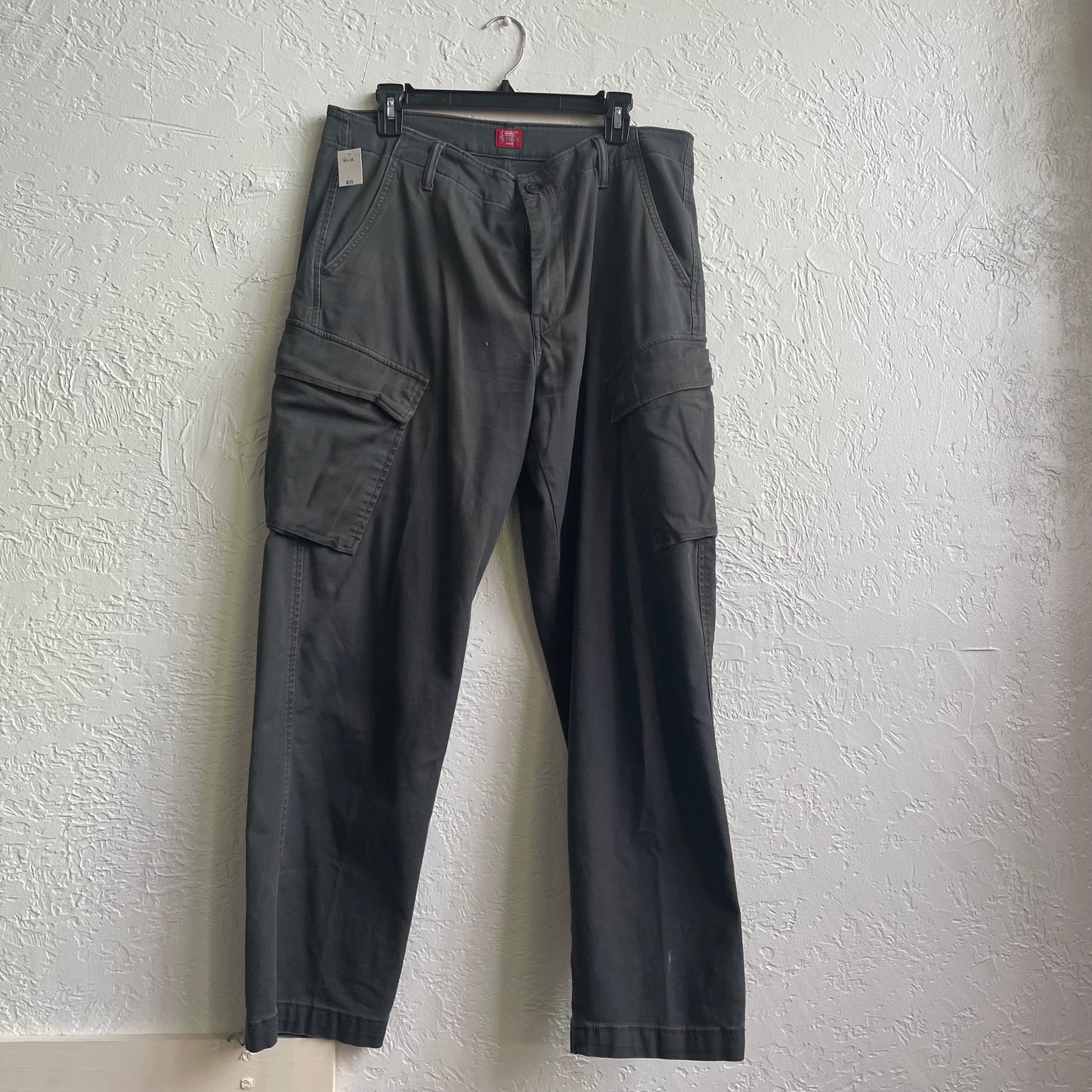Grey Levi’s Cargo Pants Size | 34x32