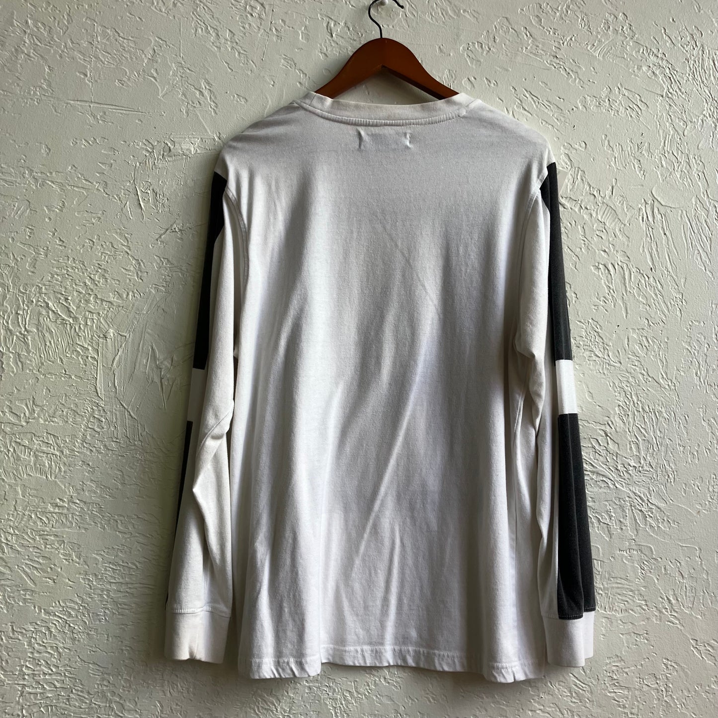 Akademiks White Long Sleeve Graphic Shirt Size | Large