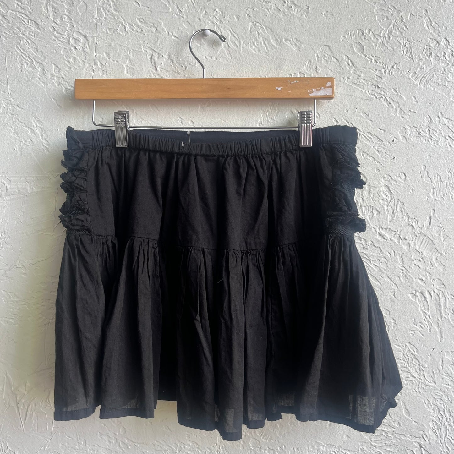 Black Y2K Ruffle Skirt | Large