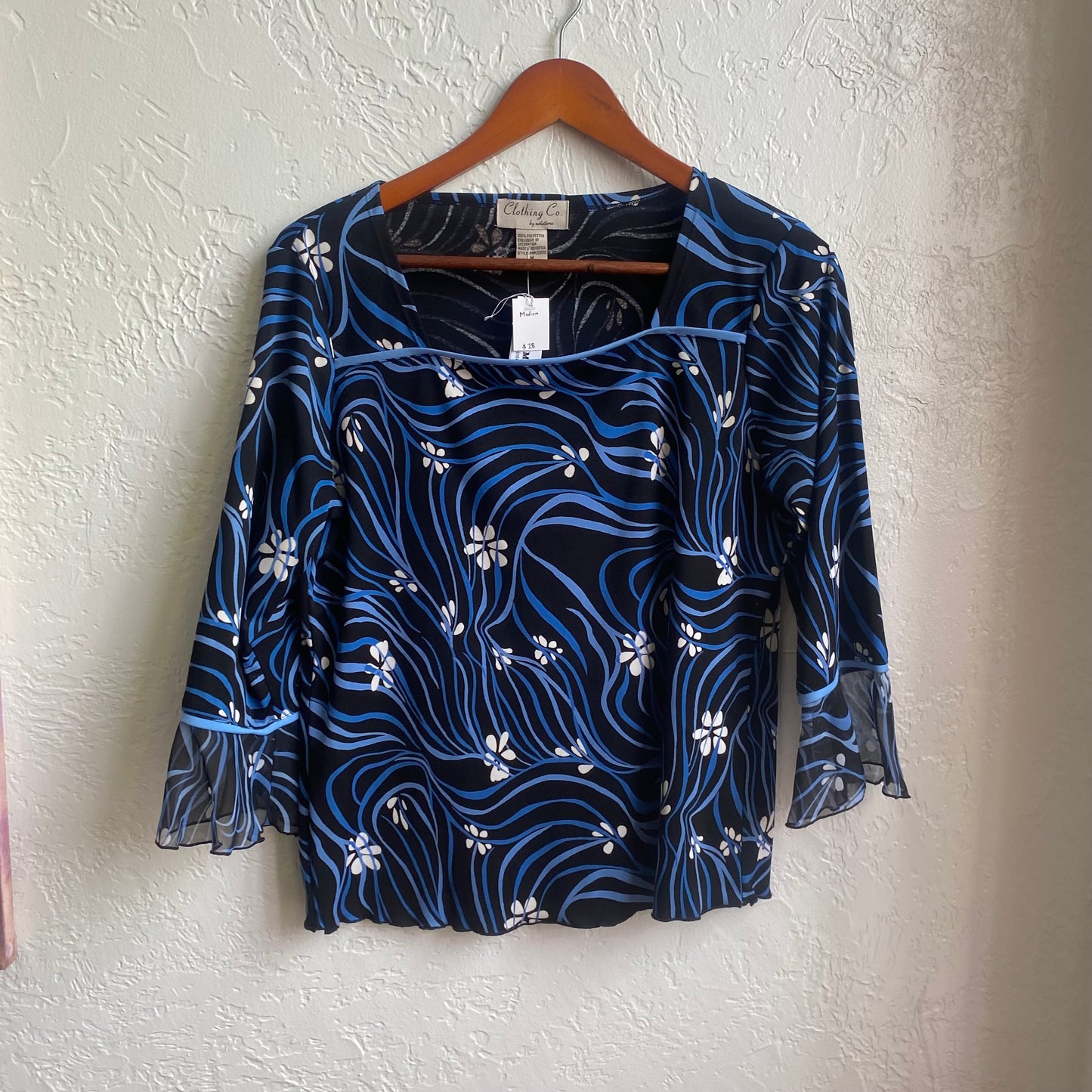 Black & Blue White floral Top | Medium
