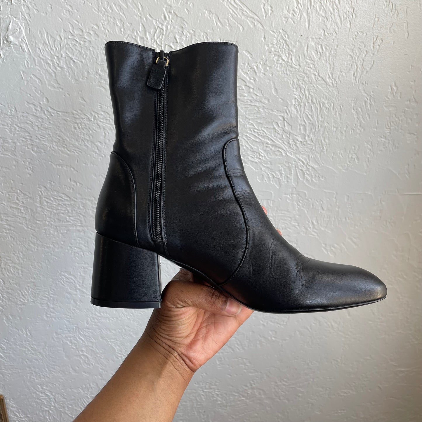 Stuart Weitzman Flareblock 60 Zip Bootie | Size 10