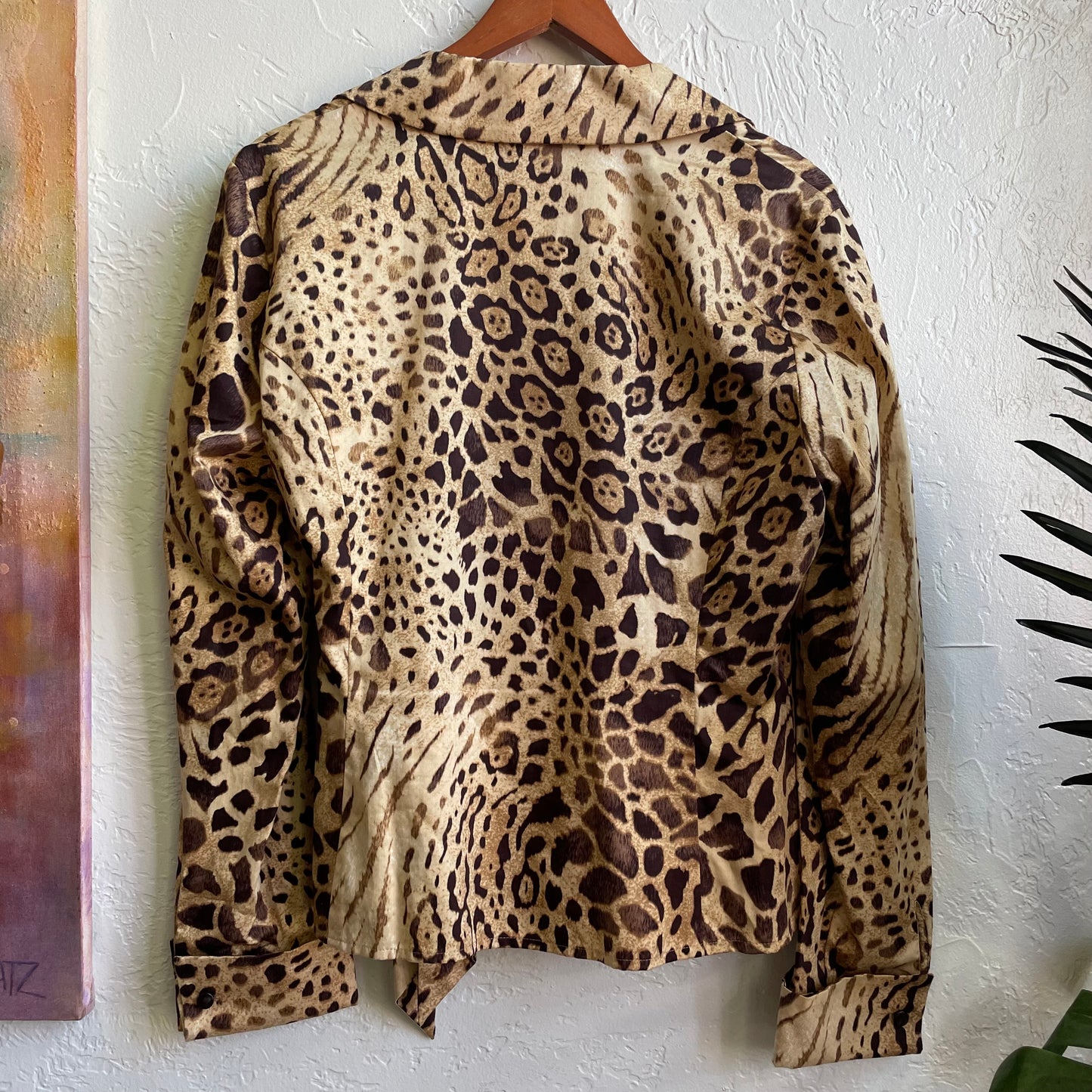 Vintage Cheetah Print V-Neck Shirt | Large