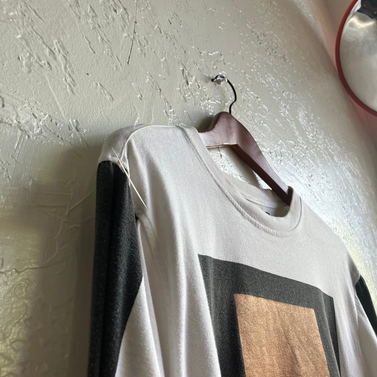 Akademiks White Long Sleeve Graphic Shirt Size | Large