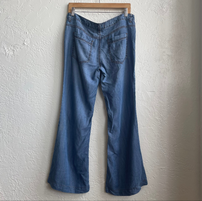 Free People Flare Light Weight Jeans | Size 28/6