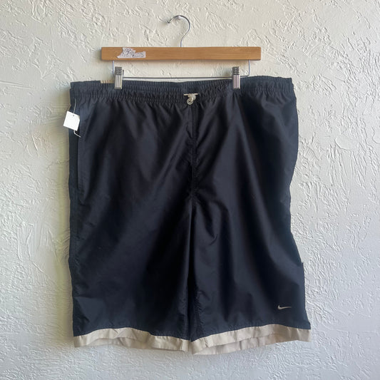 Vintage 90's Nike Black Athletic Shorts | Large