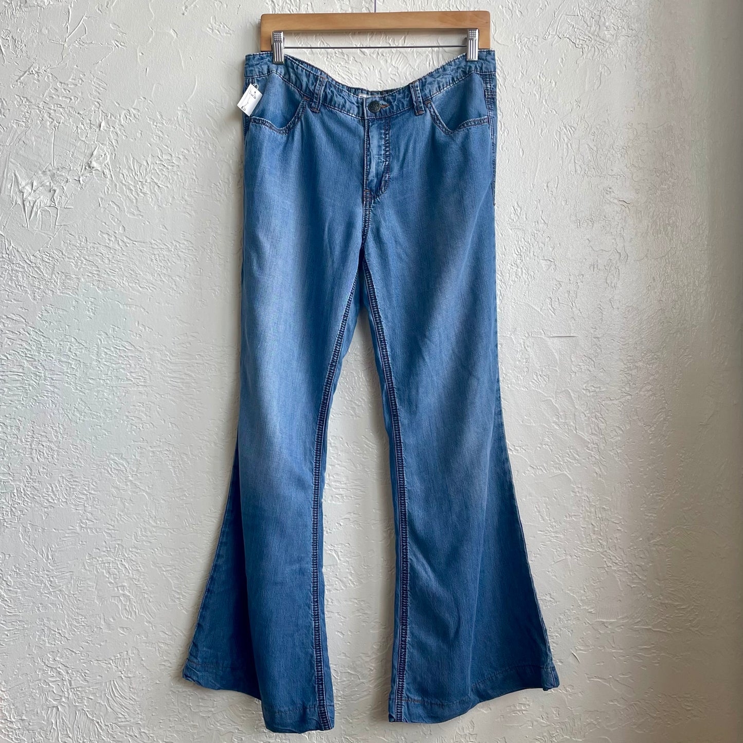 Free People Flare Light Weight Jeans | Size 28/6