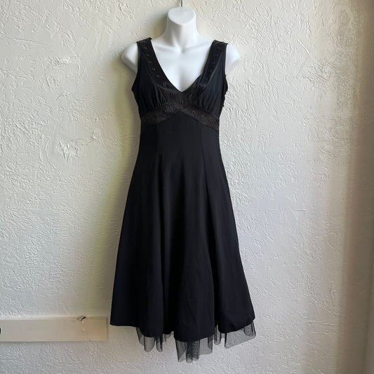 Grommet Detail Black V-Neck Dress Y2K | Petite Small