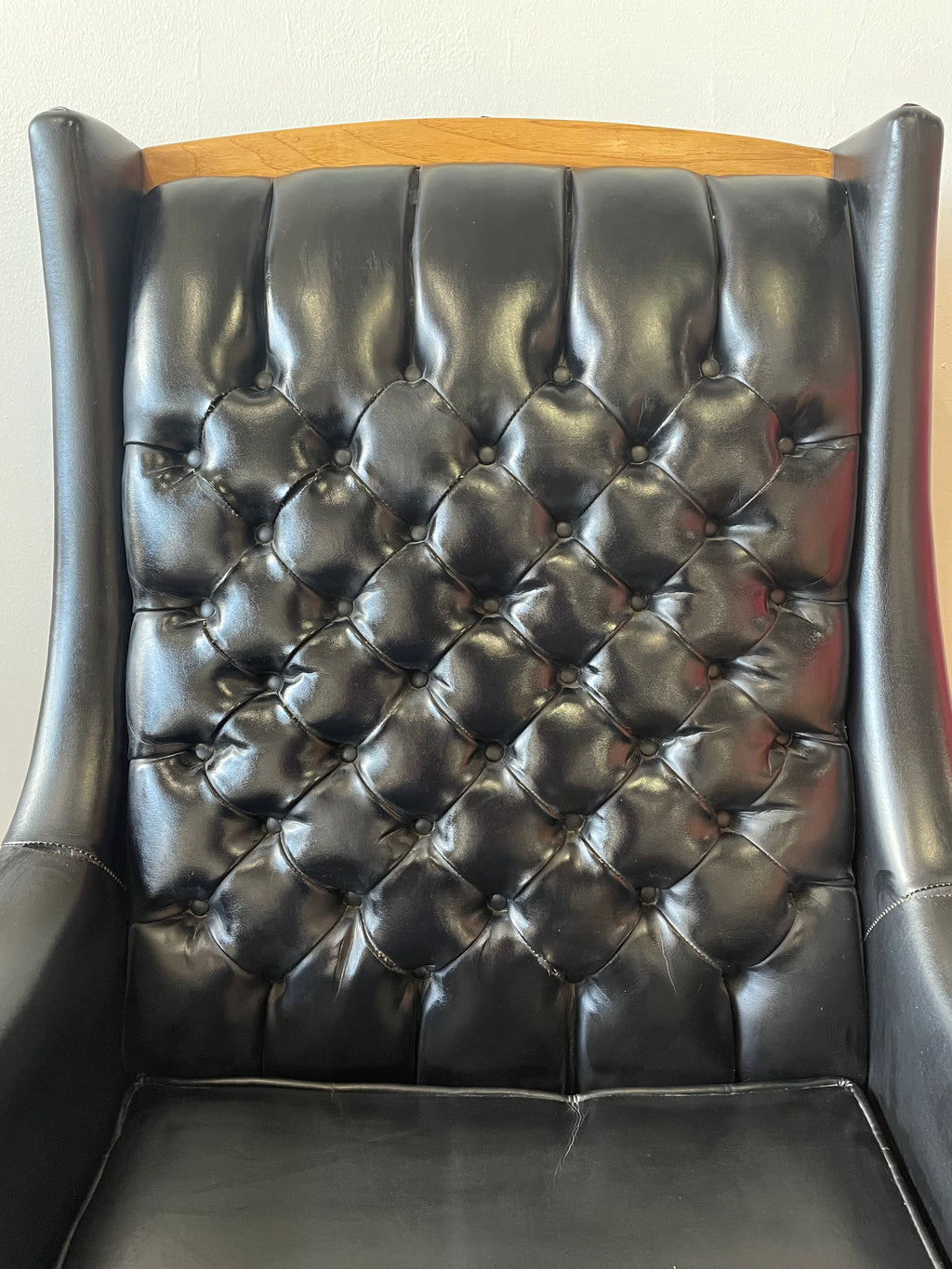 Kroehler Mid-Century Modern Tufted Black Swivel Lounge Chair