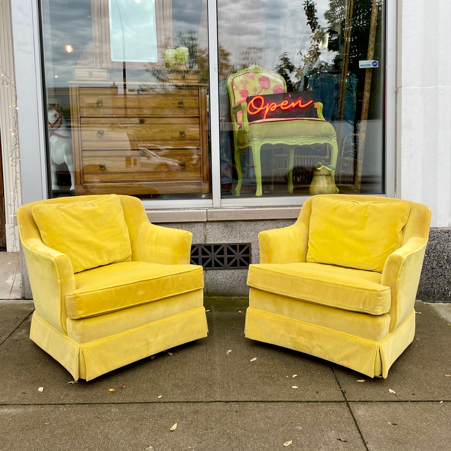 A Pair of 1970s Yellow Velvet Earlon Furniture Swivel Chairs