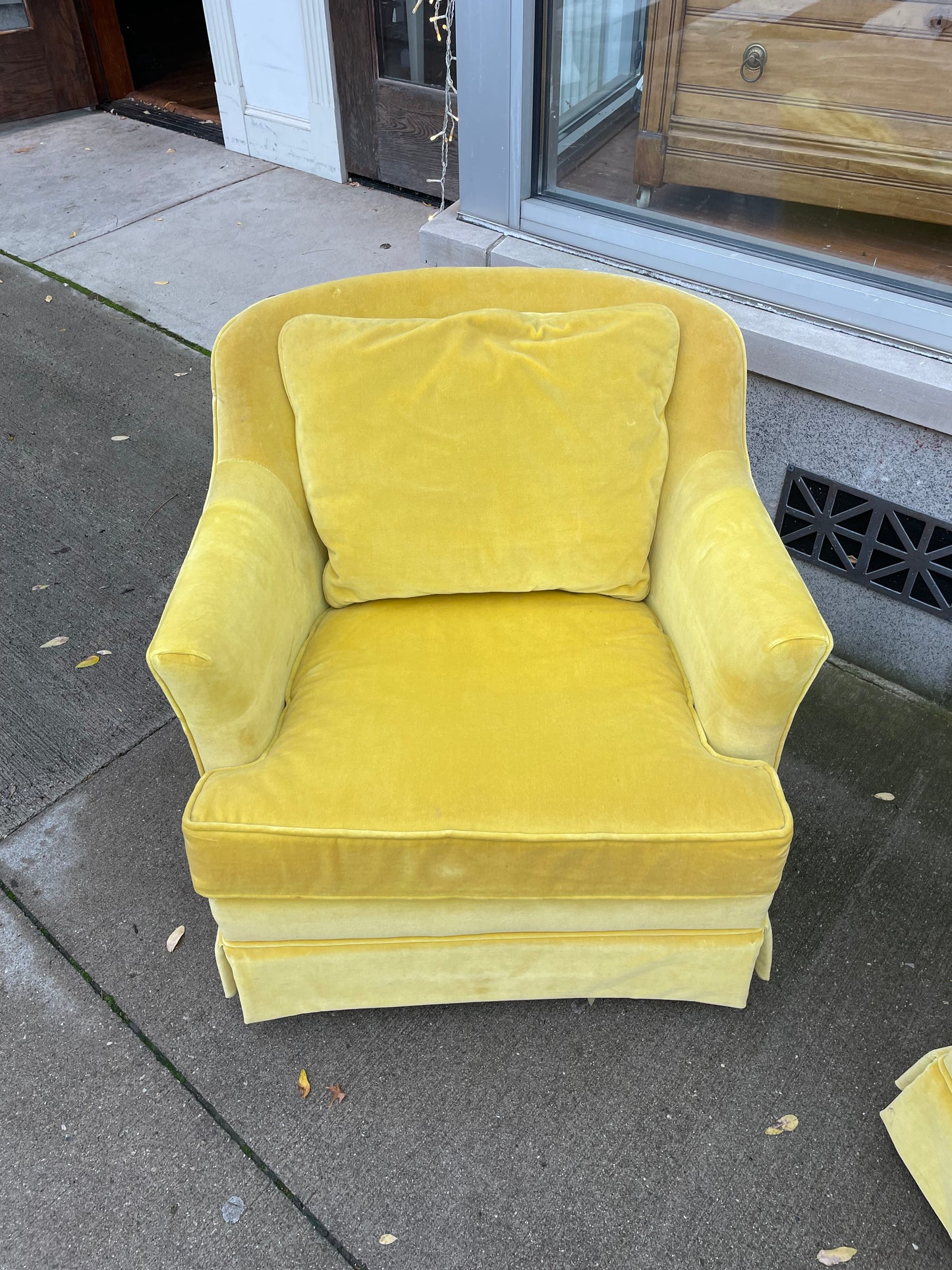 A Pair of 1970s Yellow Velvet Earlon Furniture Swivel Chairs