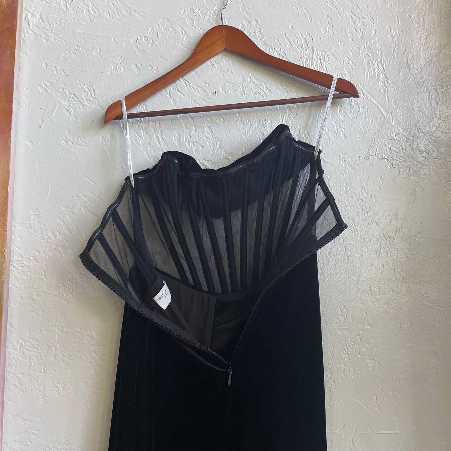 Miss Circle Black Tie Velvet Gown | Small
