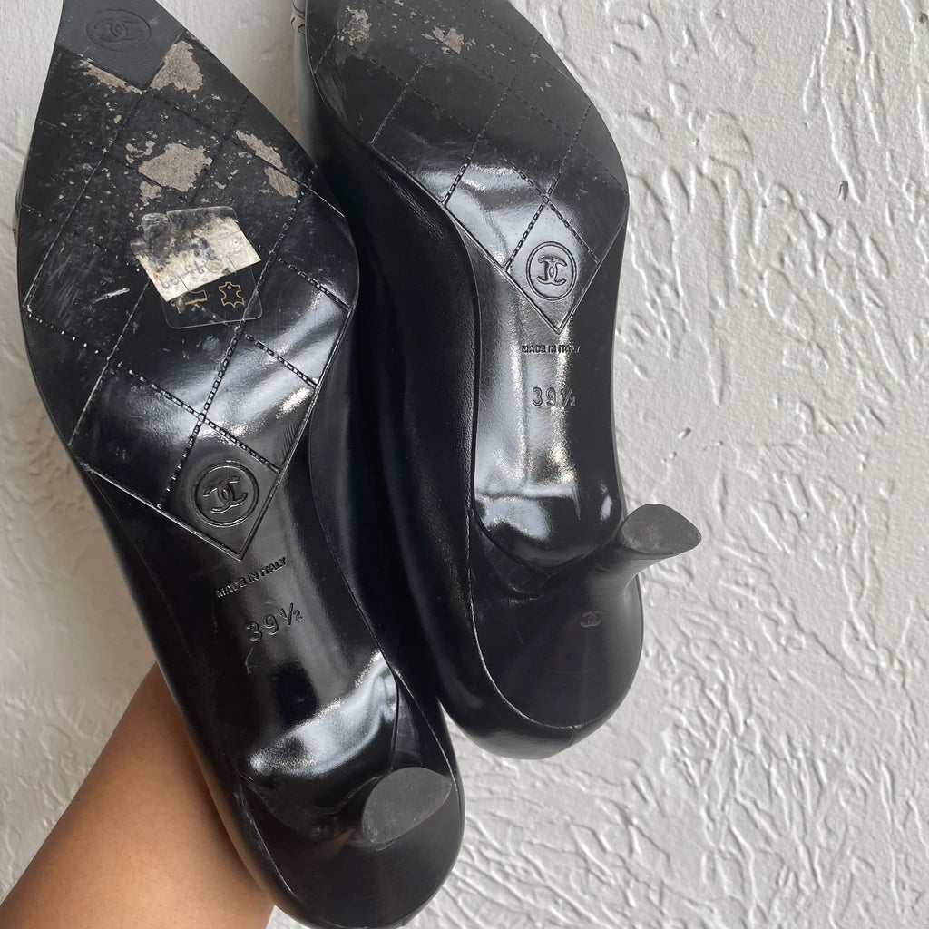 Chanel 2004 Black Point Toe Pumps | Size 39.5/9.5