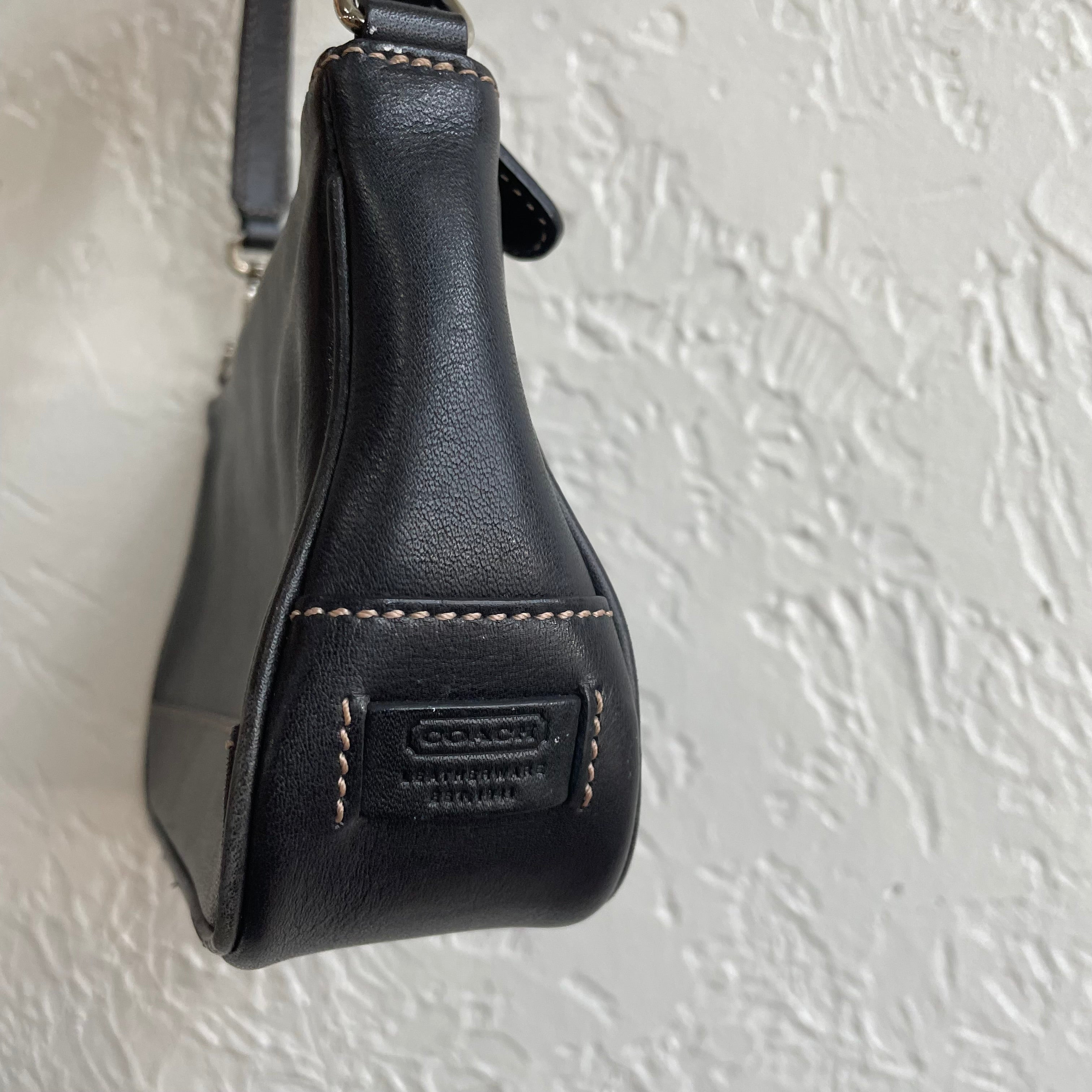 Coach Hamptons Leather Demi Pouch Shoulder Baguette 2001 #7785