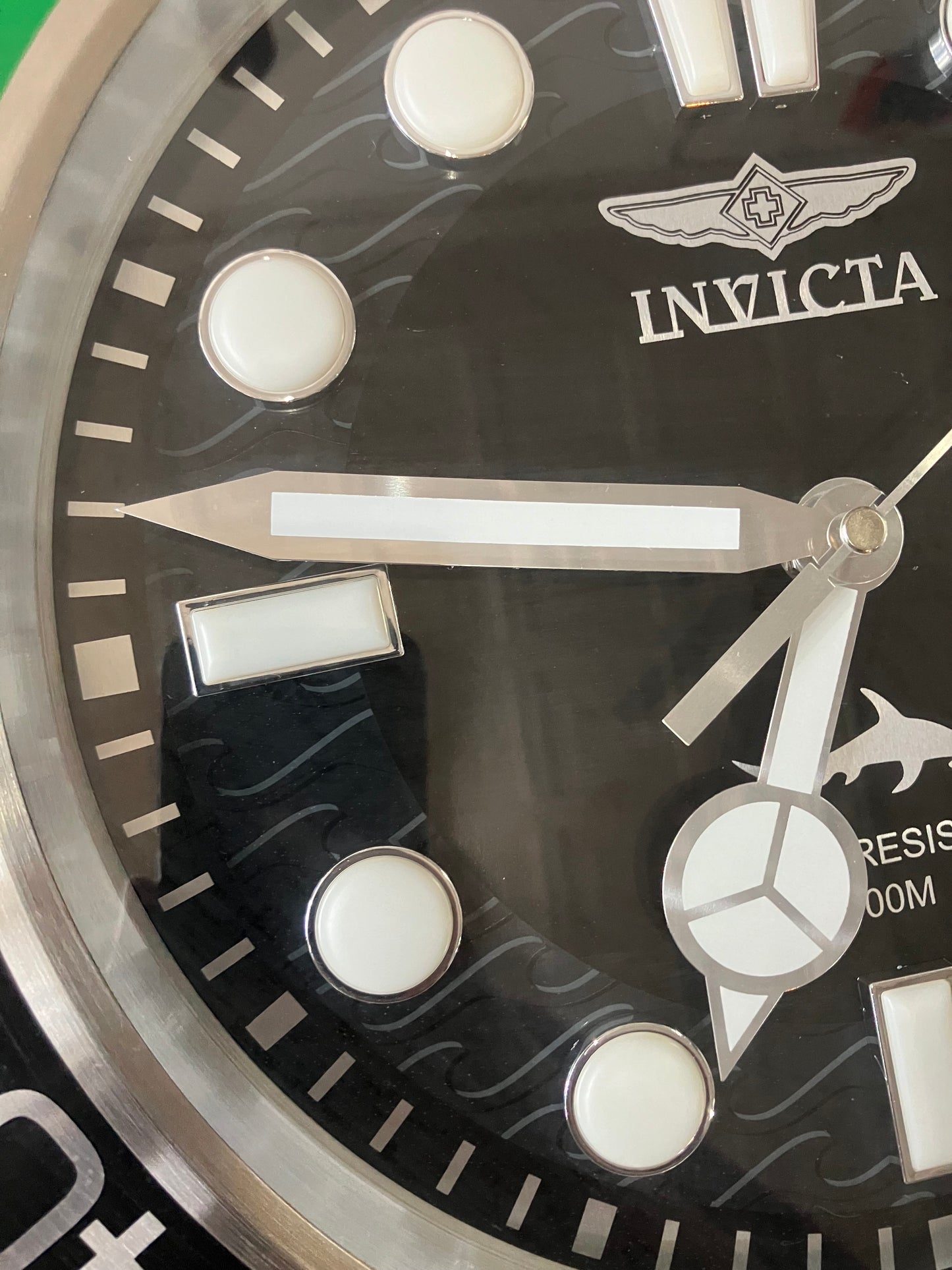 Invicta Hammerhead Shark Pro Diver Green-Black Bezel Black Dial Quartz 14" Wall Clock