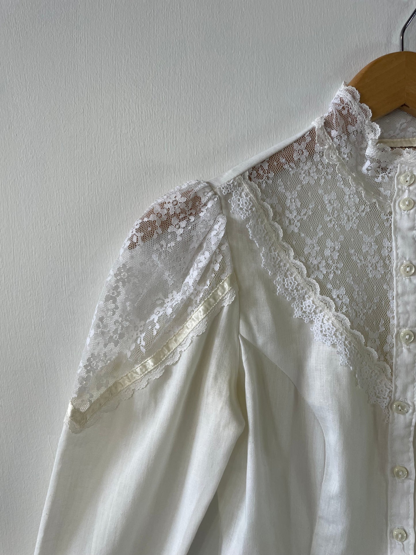 1980s Jessica’s Gunnies White Lace Blouse