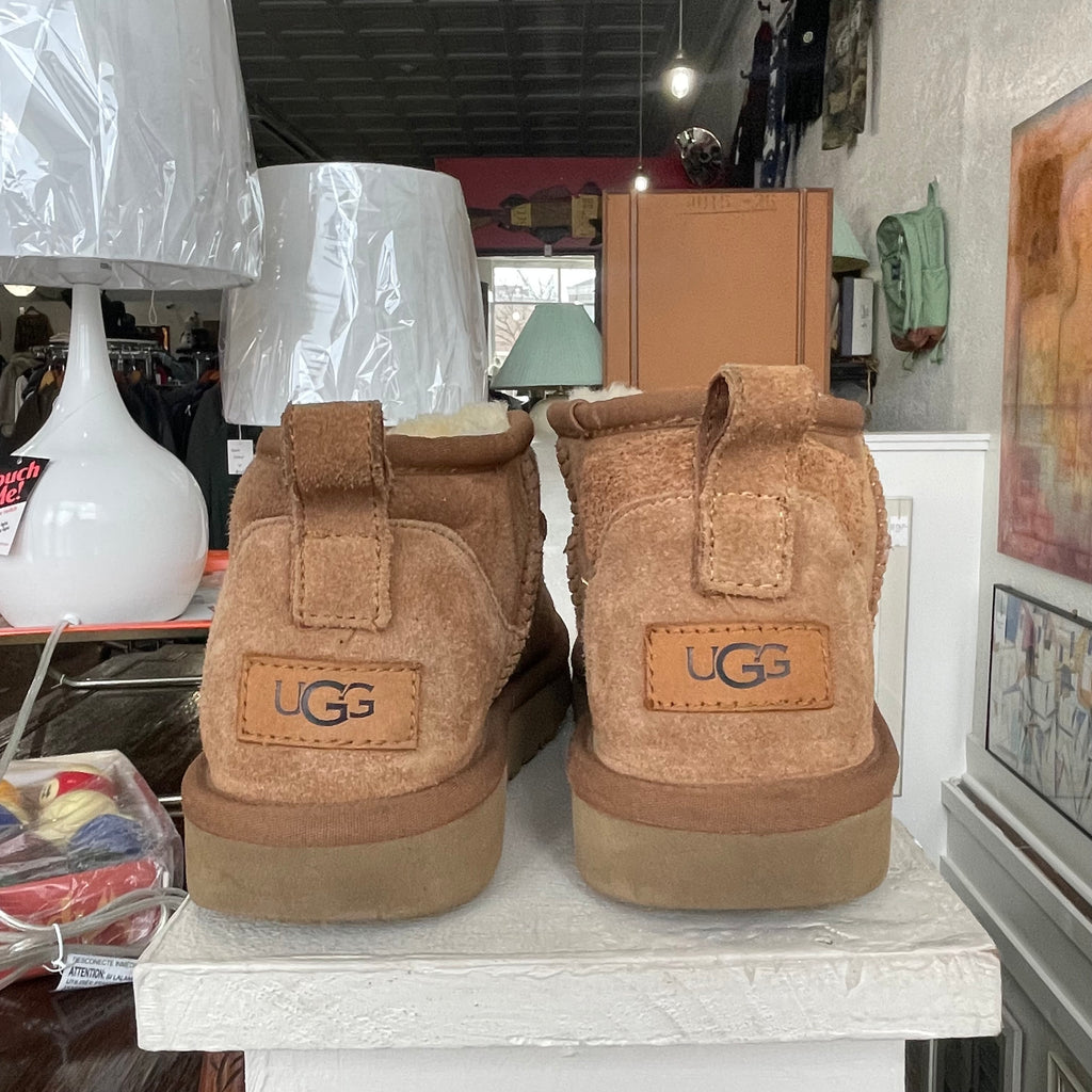 UGG Classic Ultra Mini | Size 4