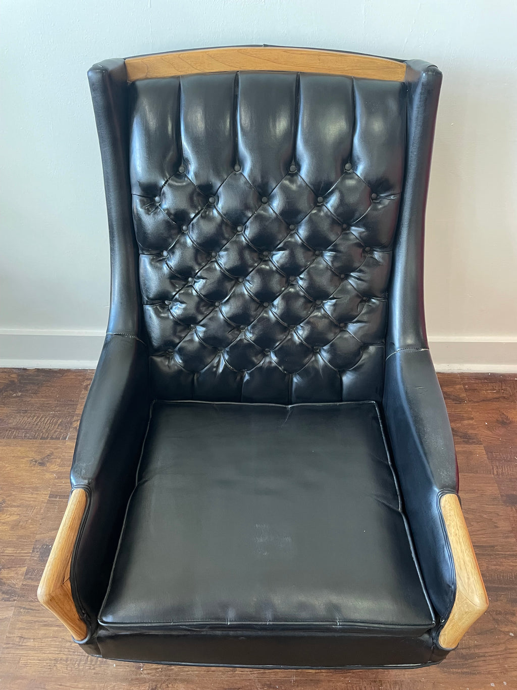 Kroehler Mid-Century Modern Tufted Black Swivel Lounge Chair