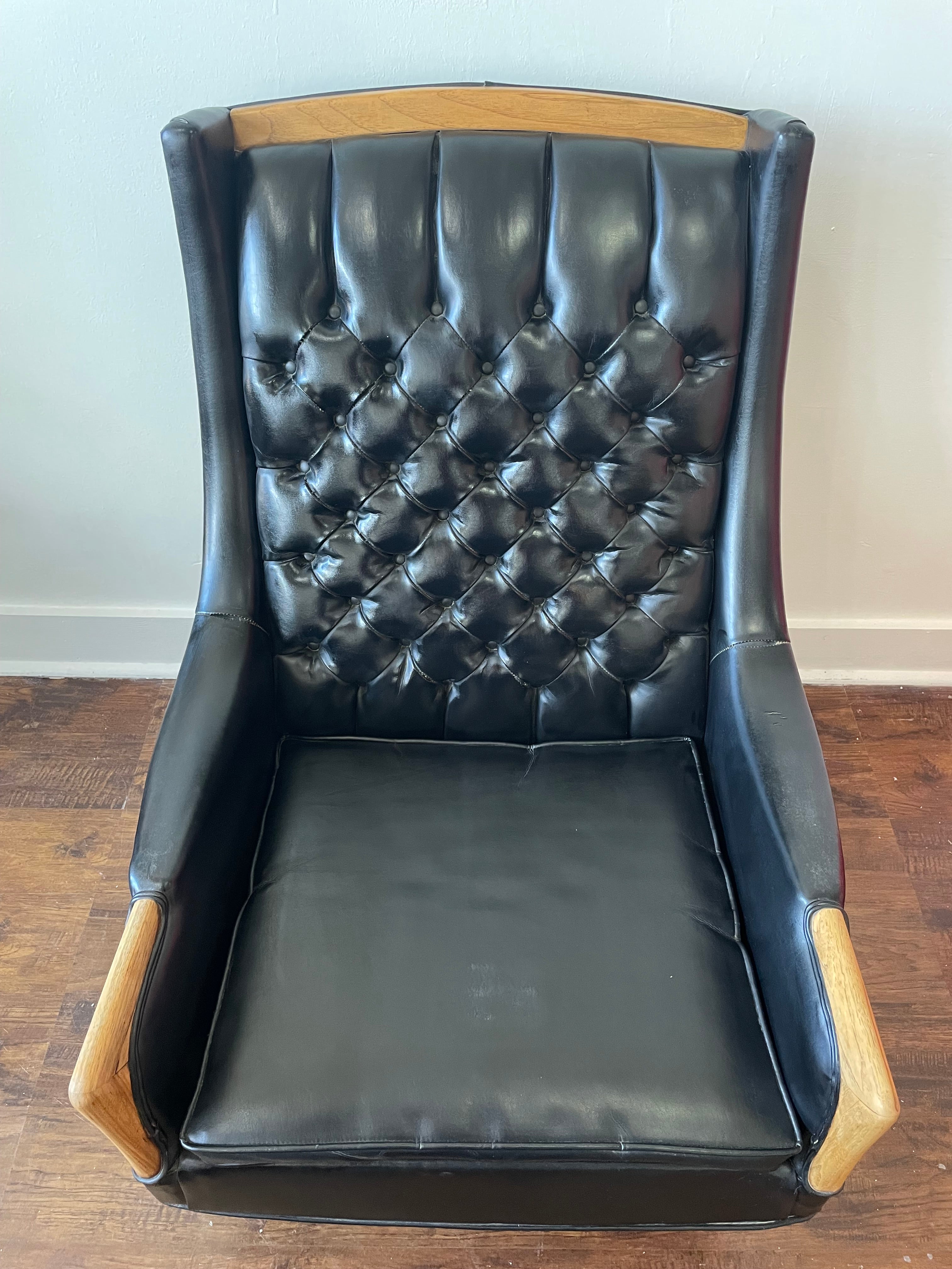 Kroehler Mid-Century Modern Tufted Black Swivel Lounge Chair
