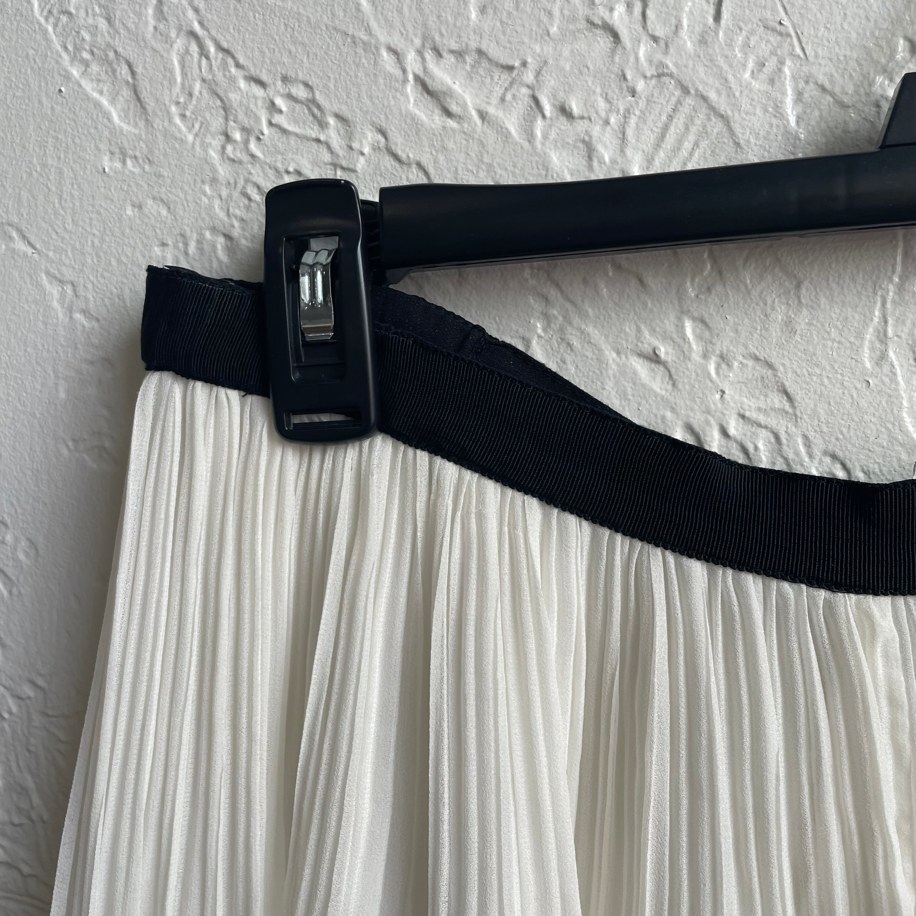 White Pleated Chiffon Skirt | Medium