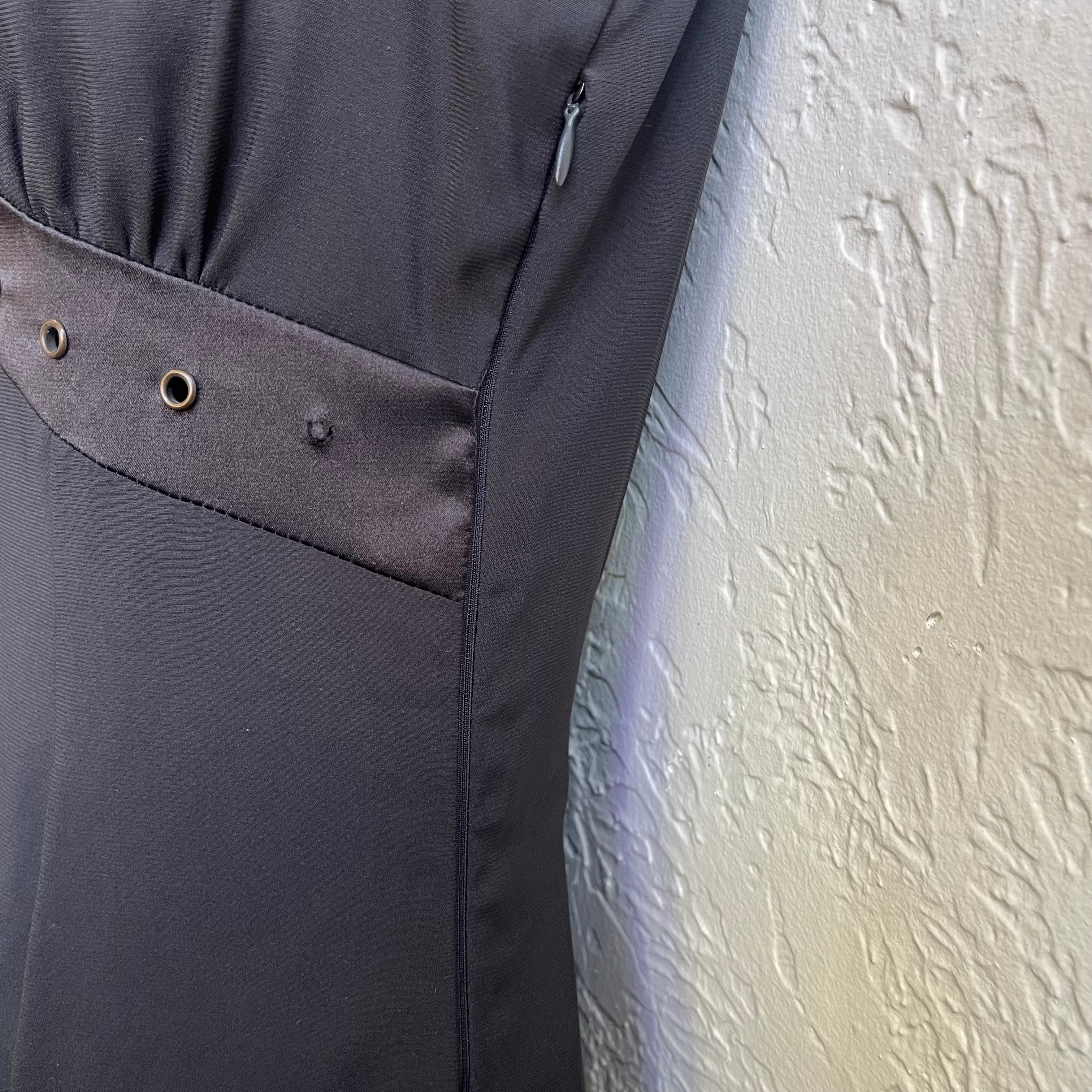 Grommet Detail Black V-Neck Dress Y2K | Petite Small