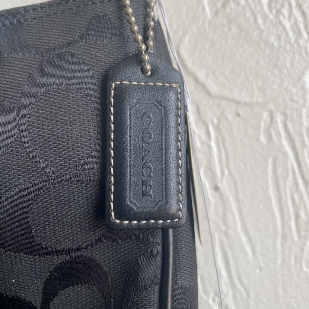Coach 2002 Signature Clip Hobo Shoulder Bag #6091