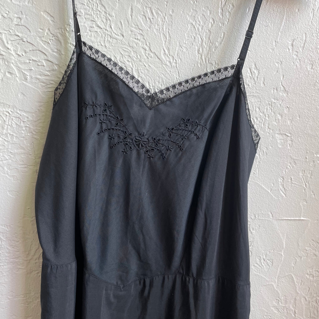 Black Embroidered Vintage Slip | Medium