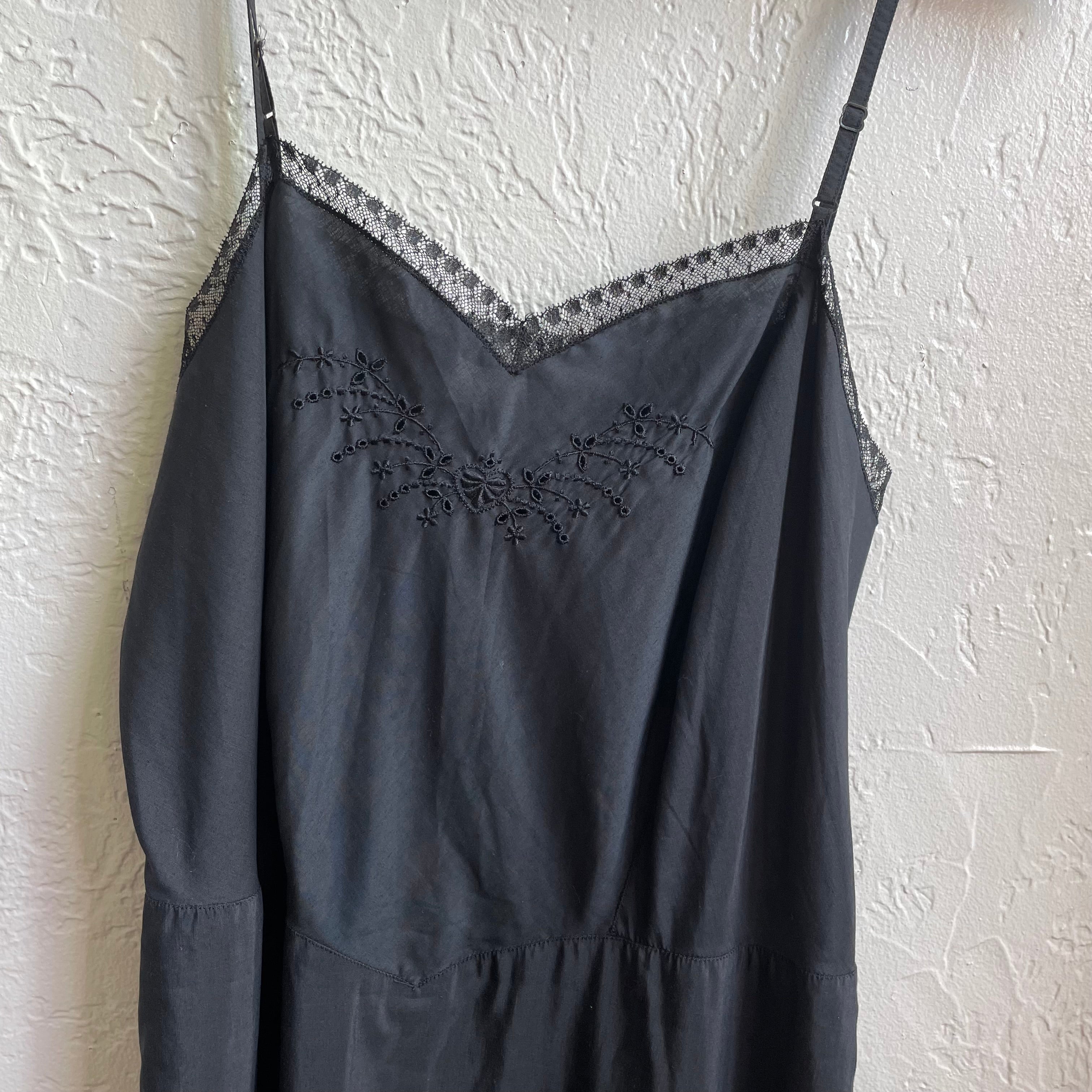 Black Embroidered Vintage Slip | Medium