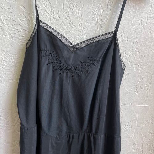Black Embroidered Vintage Slip | Medium