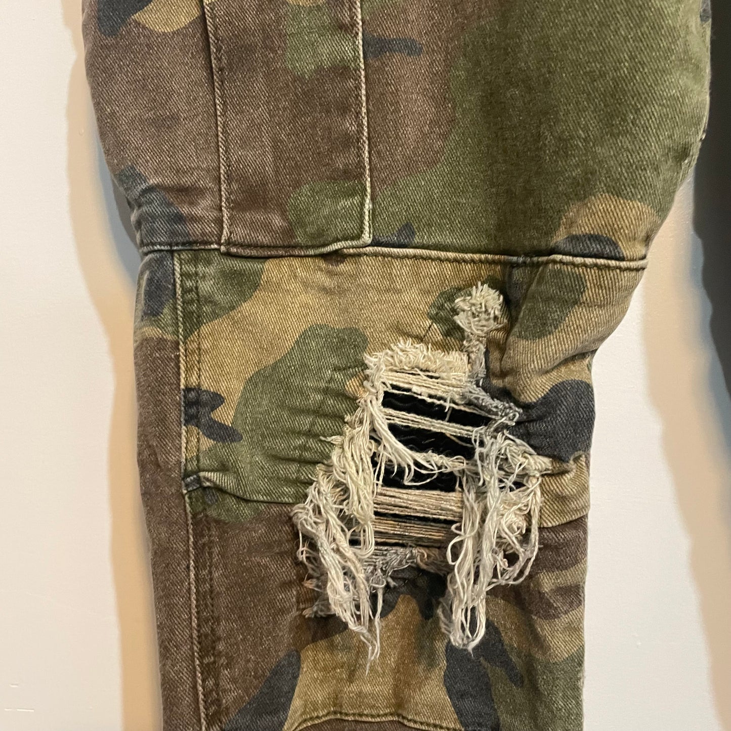 AMIRI MX1 Olive Camouflage Cargo Pants | 36 x 29