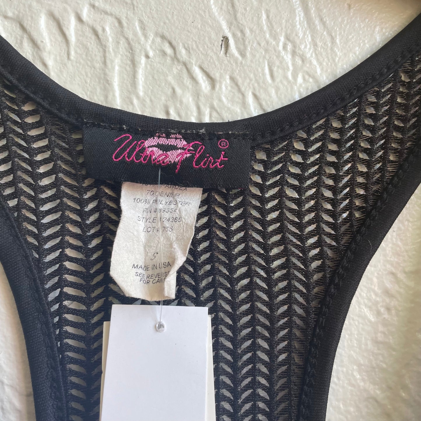 Black Sleeveless Fishnet Tank Top | Small