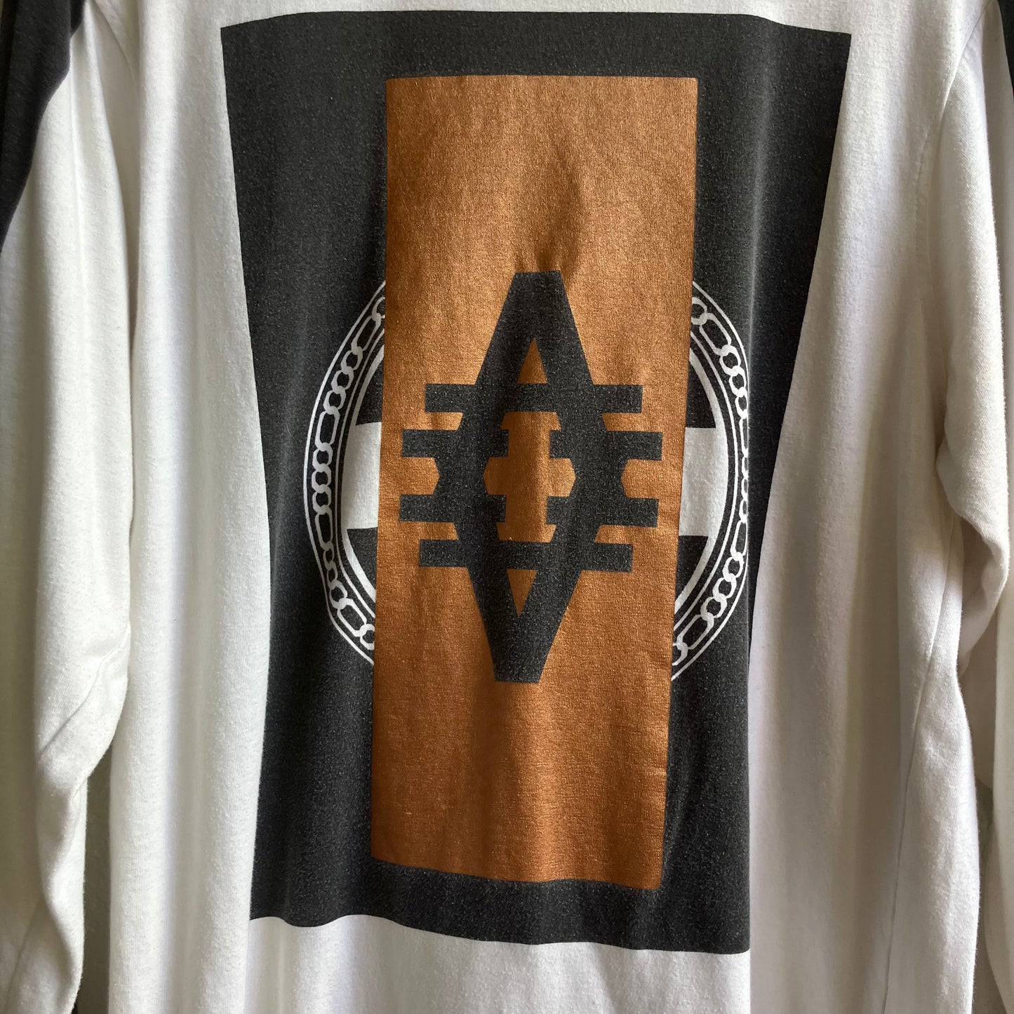 Akademiks White Long Sleeve Graphic Shirt Size | Large