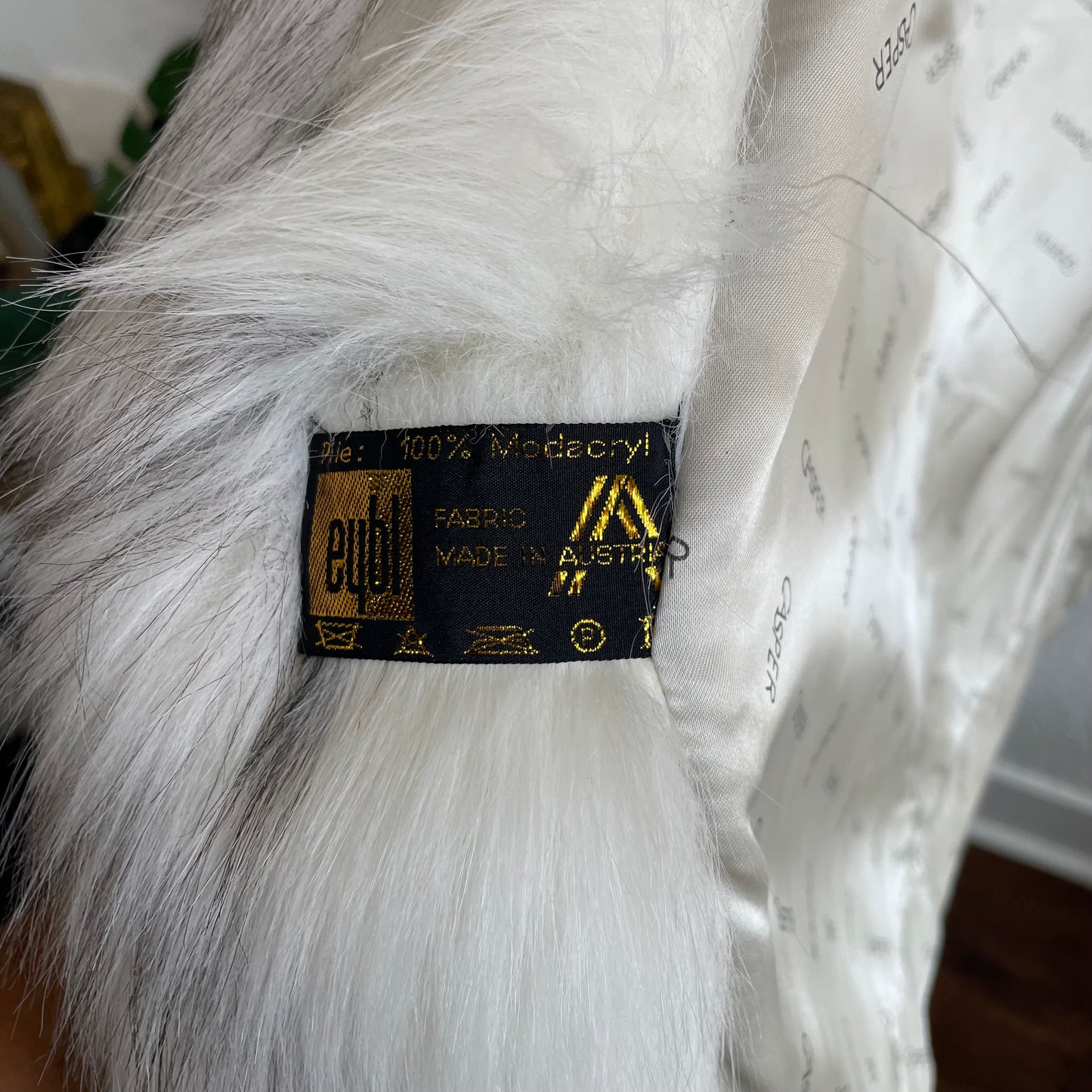 Faux Fur Coat with White and Silver Artic Fox | Medium