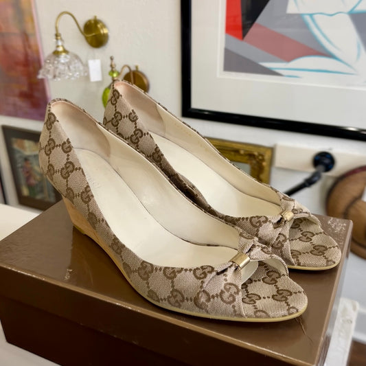 Gucci GG Logo Beige Wedge Sandals | Size 9