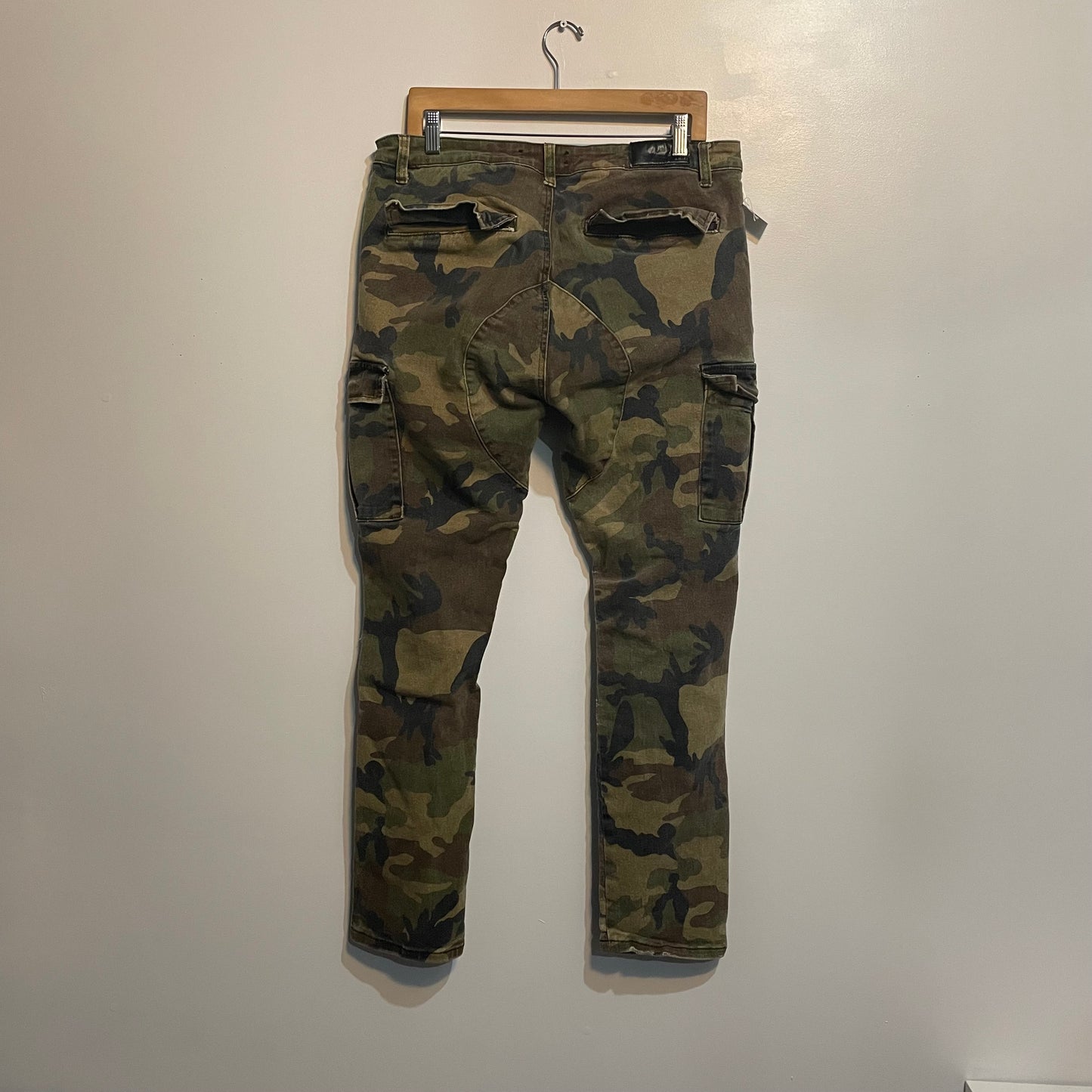 AMIRI MX1 Olive Camouflage Cargo Pants | 36 x 29