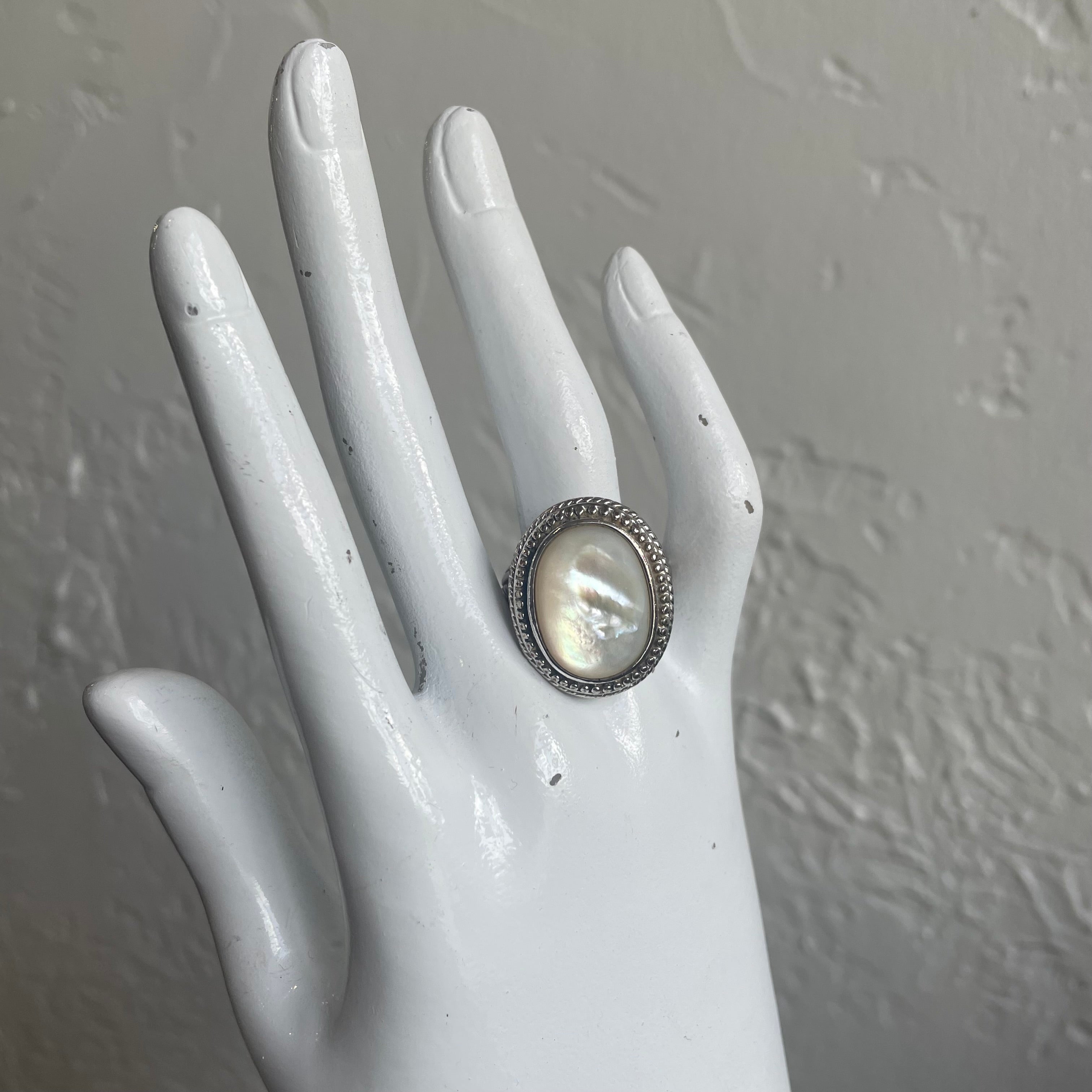 White Shell Silver Tone Ring Size 9