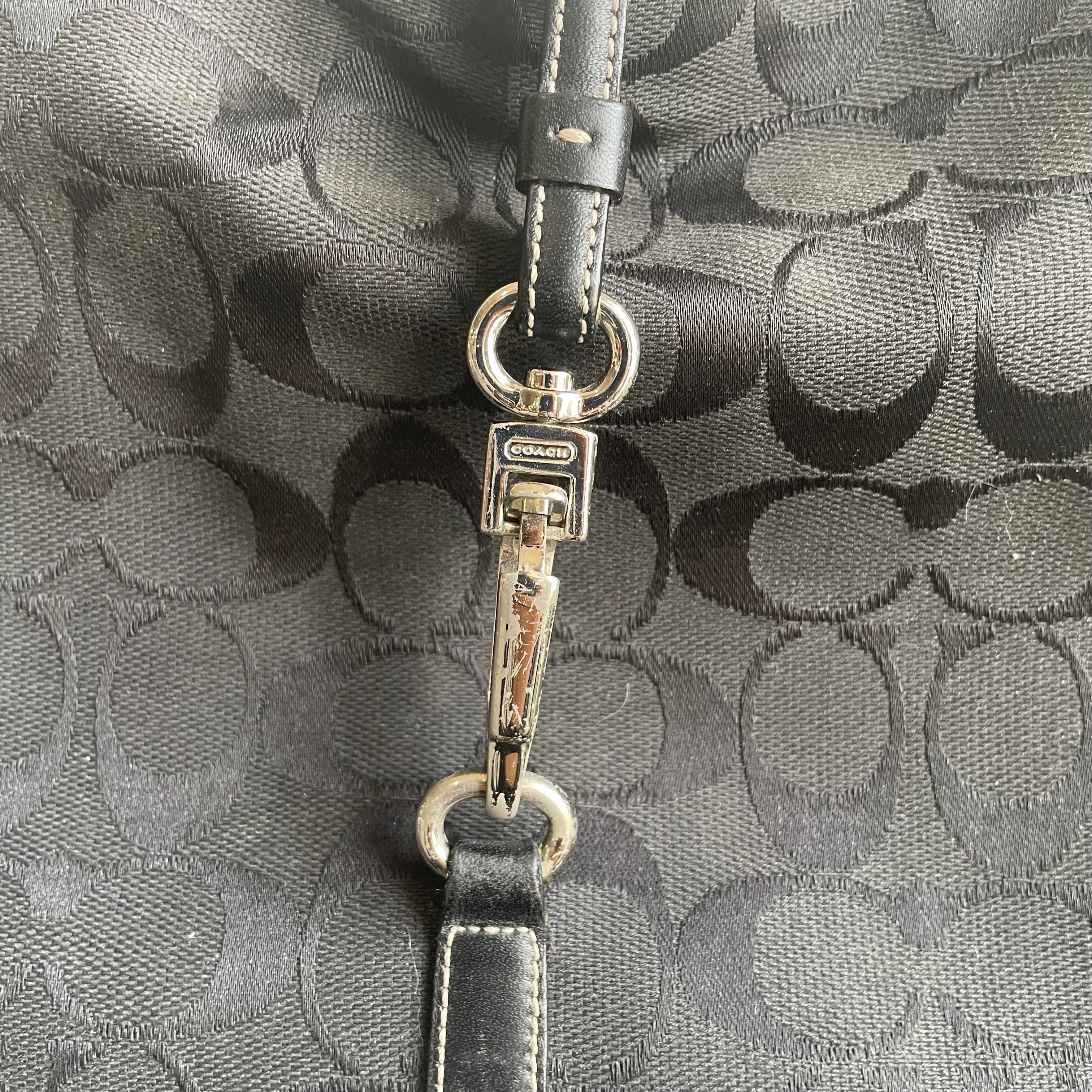 Coach 2002 Signature Clip Hobo Shoulder Bag #6091